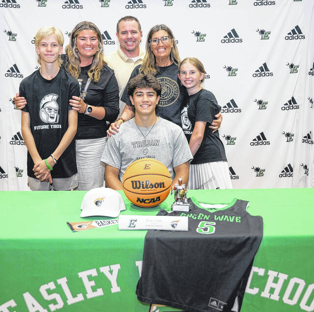 Pictured is Easley High School senior Ethan Crews with his family when he officially signed last week to continue his basketball career at Anderson University.
Jeff Holt | The Easley Progress